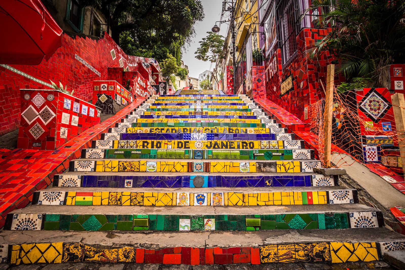 Rio-street-art-tours-Escadaria-Selaron